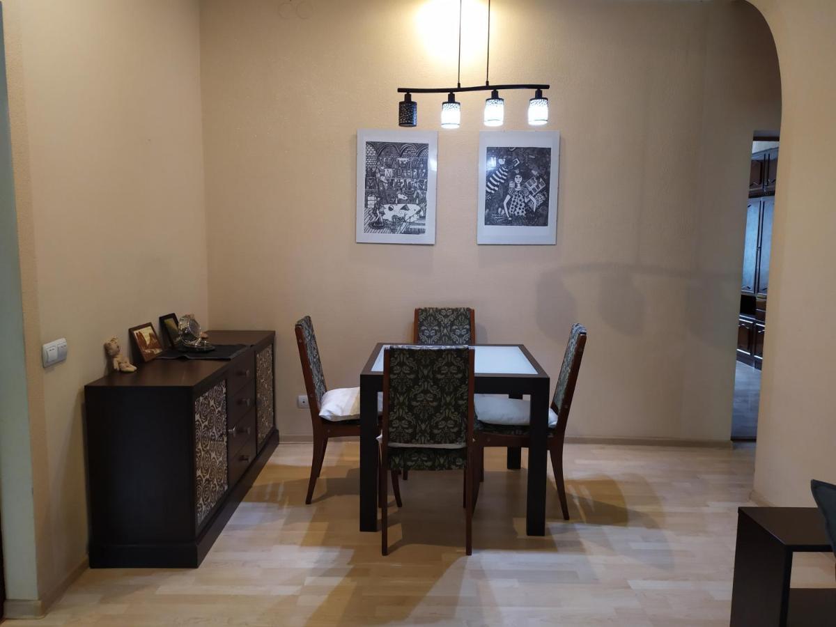 Three Bedroom Stepana Bandery Street Rivne Kamer foto